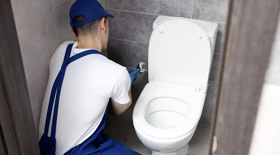 How to Remove and Install a Toilet
